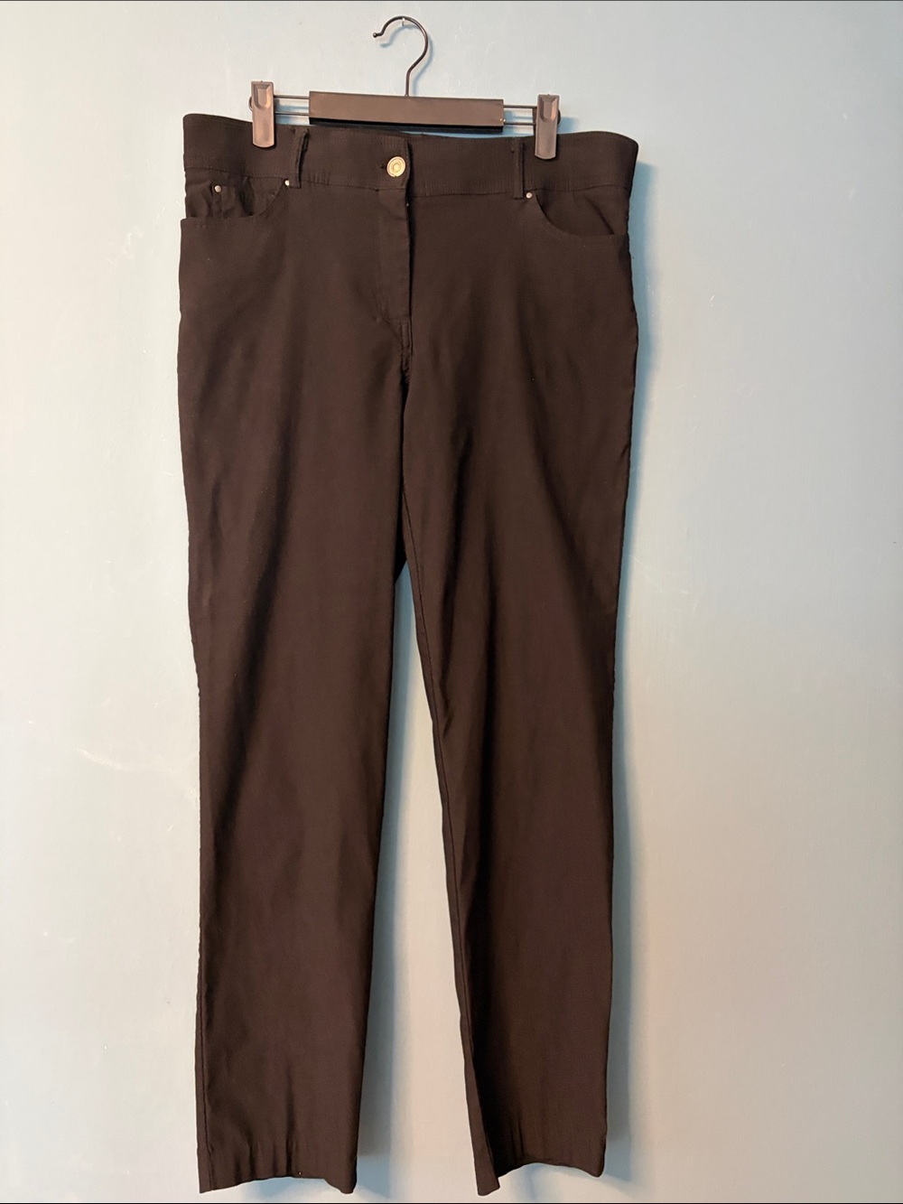 Straight Leg Pull-On Pants in Black